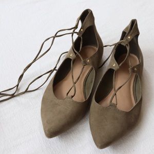 Old Navy Lace-Up Flats - Size 9